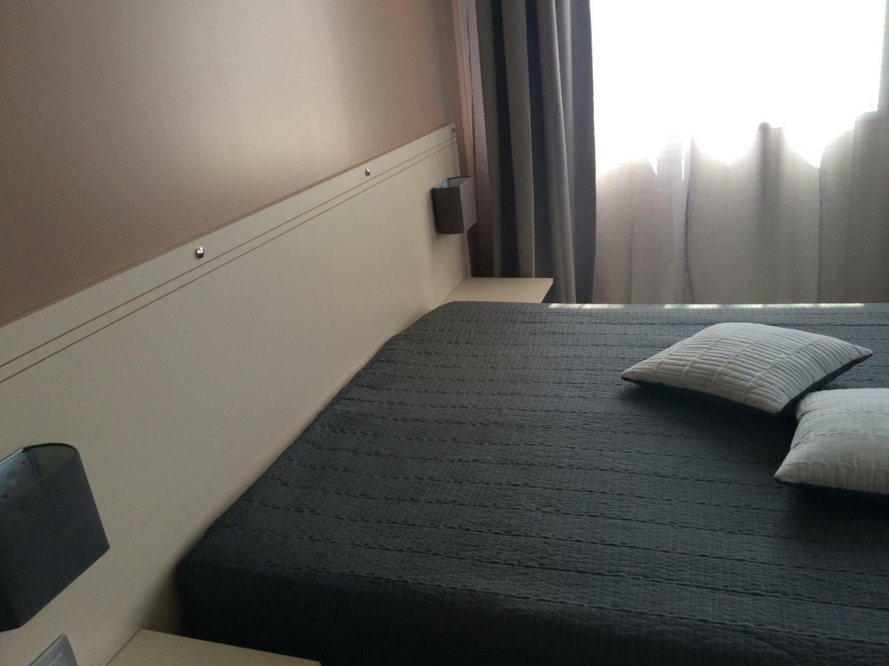 La Caroline Hotel Corbie Eksteriør billede